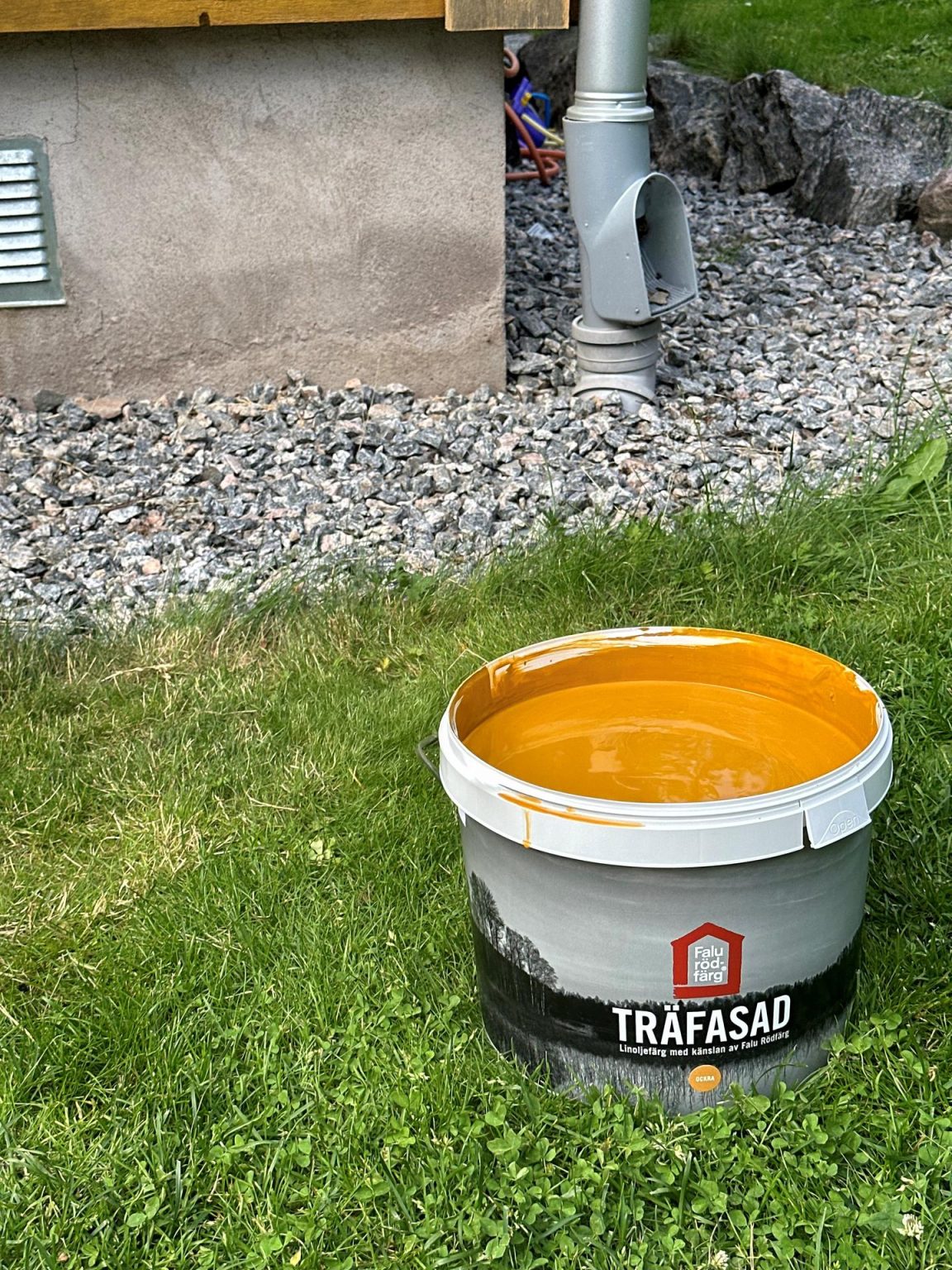 trafasad-ockra